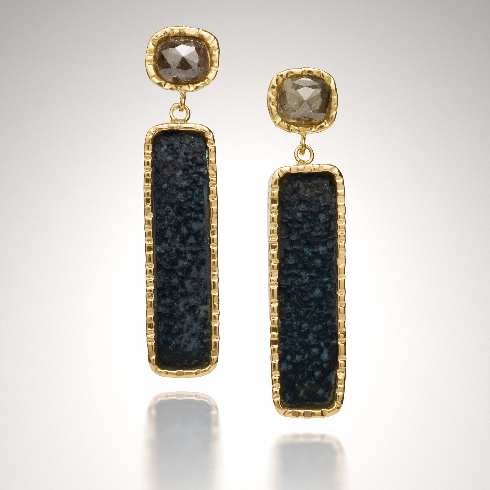18KY Dangle Earrings with Green Diamonds (1.13 ctw) & Emu Shell